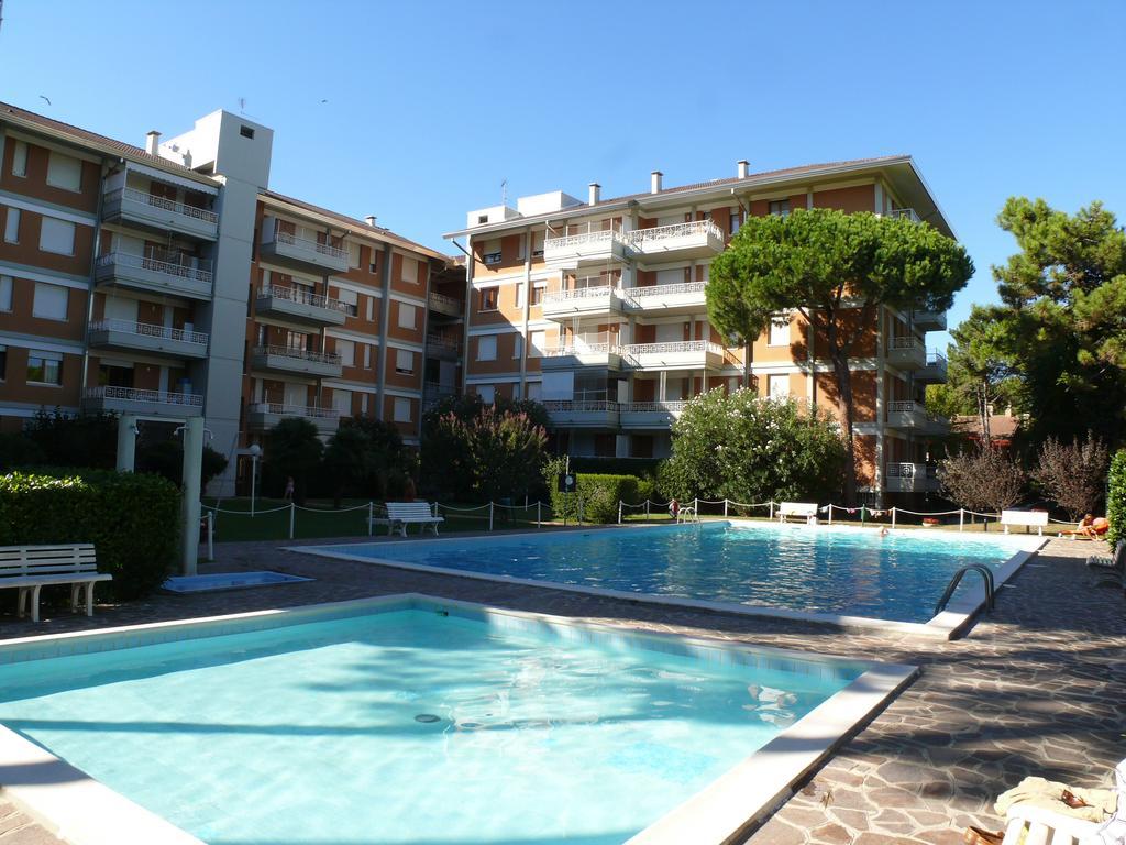 Residence Gardenia Lignano Sabbiadoro Ruang foto