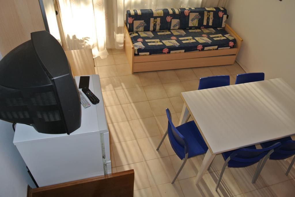 Residence Gardenia Lignano Sabbiadoro Bagian luar foto