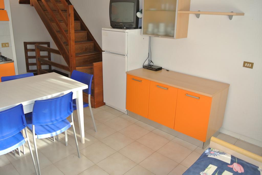 Residence Gardenia Lignano Sabbiadoro Bagian luar foto