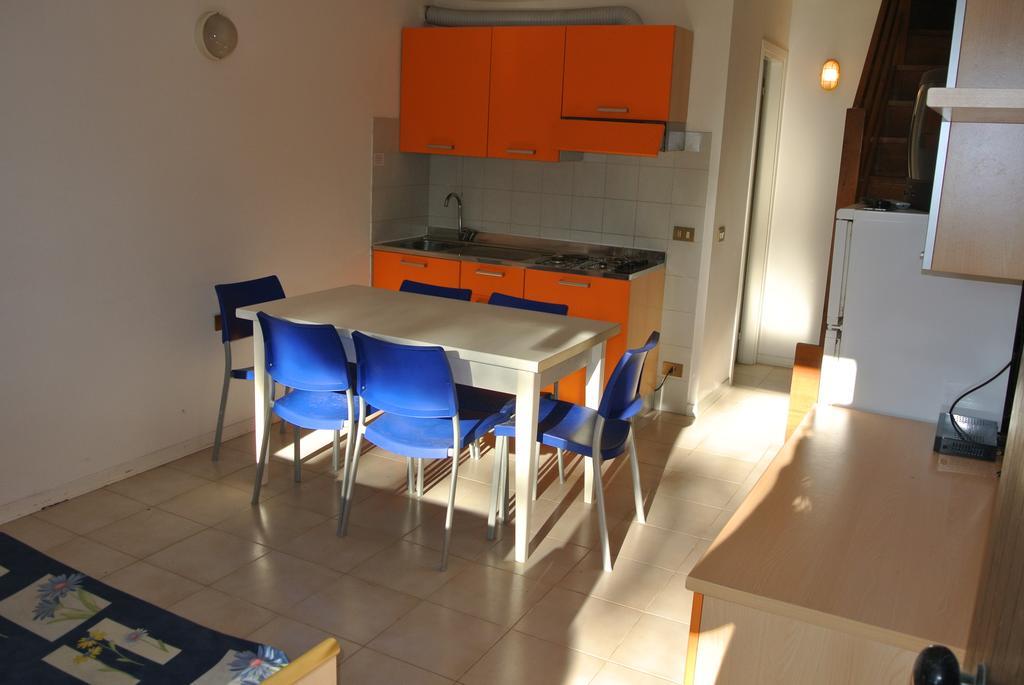 Residence Gardenia Lignano Sabbiadoro Bagian luar foto