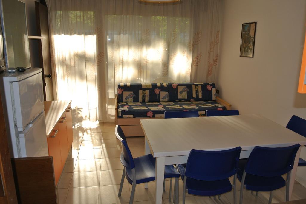 Residence Gardenia Lignano Sabbiadoro Bagian luar foto