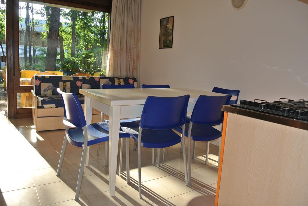 Residence Gardenia Lignano Sabbiadoro Bagian luar foto