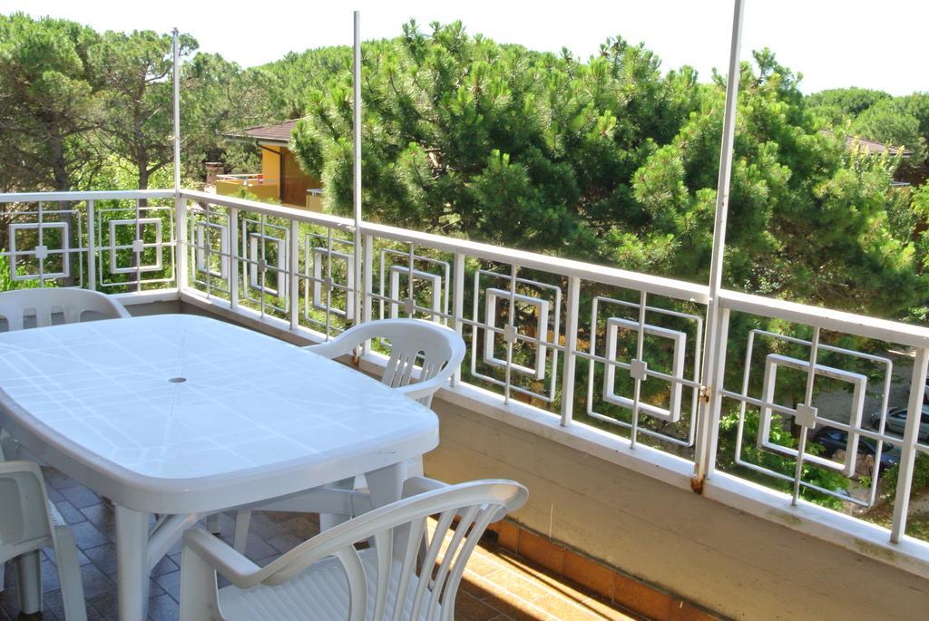 Residence Gardenia Lignano Sabbiadoro Bagian luar foto